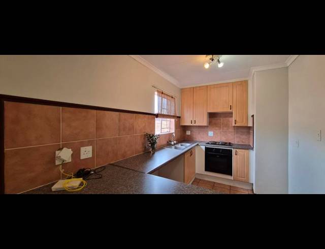 2 BEDROOM PROPERTY TO RENT IN MOOIKLOOF RIDGE ESTATE